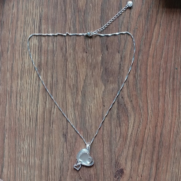Heart pendant necklace - Picture 3 of 6